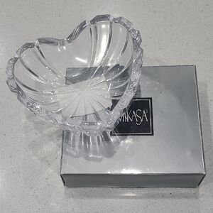 NIB Mikasa Crystal Romantic Jewel Heart Dish